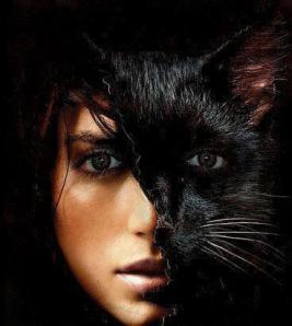 pisica neagra şi femeie